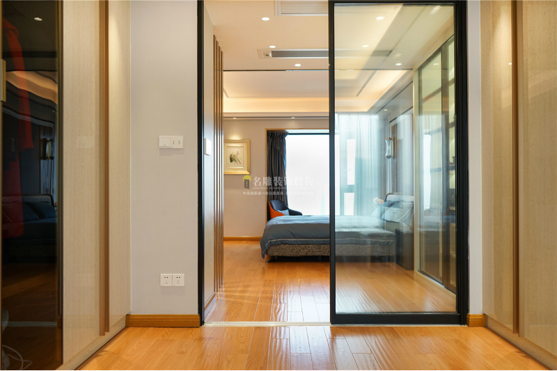 卧室有斜角装修