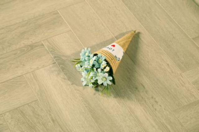 
地板什么时候需要翻新刷漆？地板翻新刷漆步骤是什么？