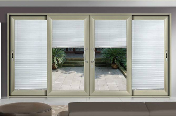 
家里的塑钢门变形了！是什么原因造成的？