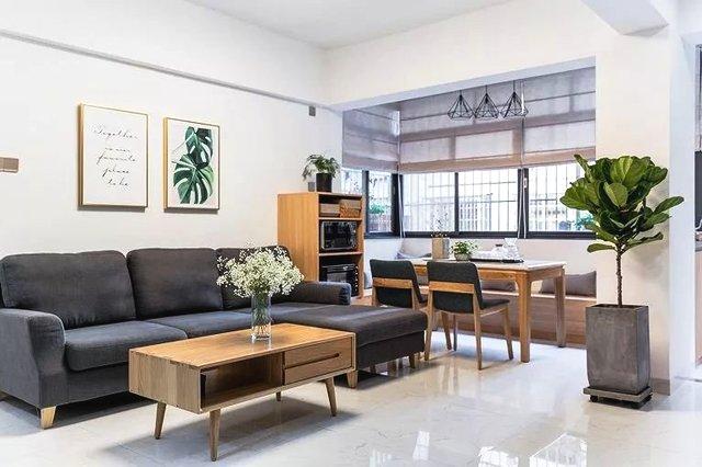 
阳台改餐厅太赞了，还可以连着厨房一起呢！